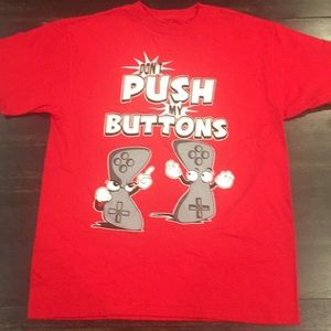 “Don’t push my buttons”, tee